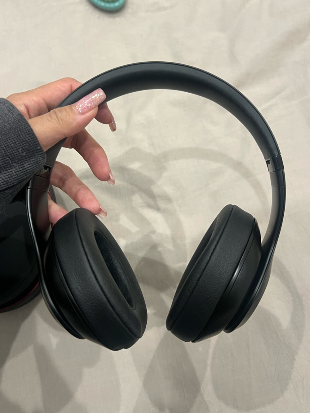 Beats Studio3 Wireless Noise Cancelling Headphones - Picture 3 of 10